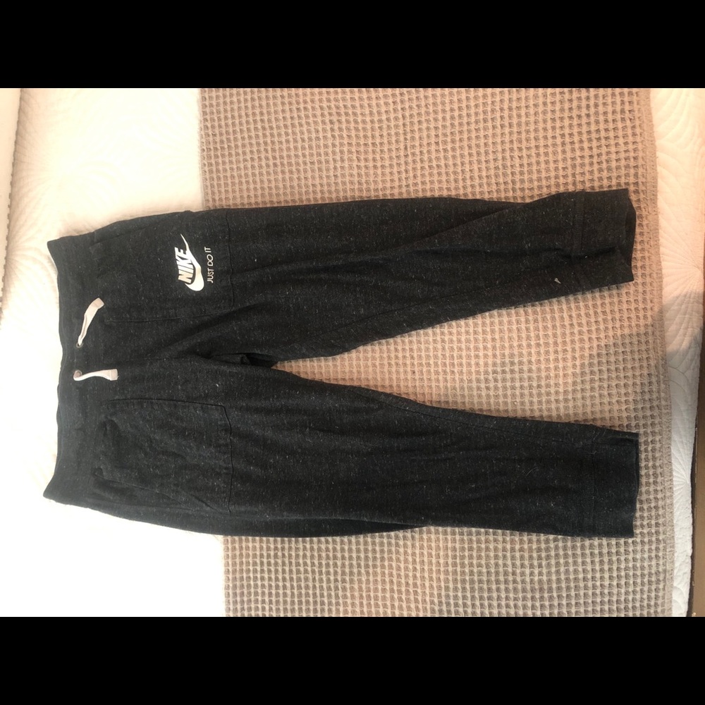 Nike cropped sweatpants
